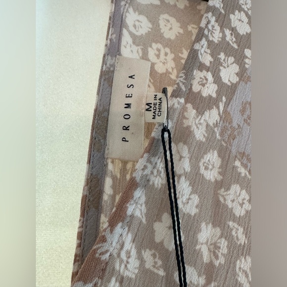 NWT Promesa Breath of Wind Floral Patchwork Print Romper - Picture 4 of 8